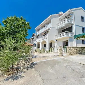  Apartman Mate
